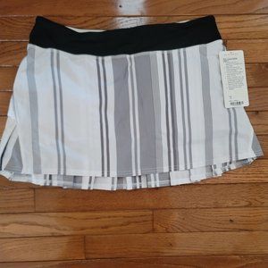 Lululemon Pace Setter Skirt NWT 10 Tall Groovy Strip Nimbus / Black